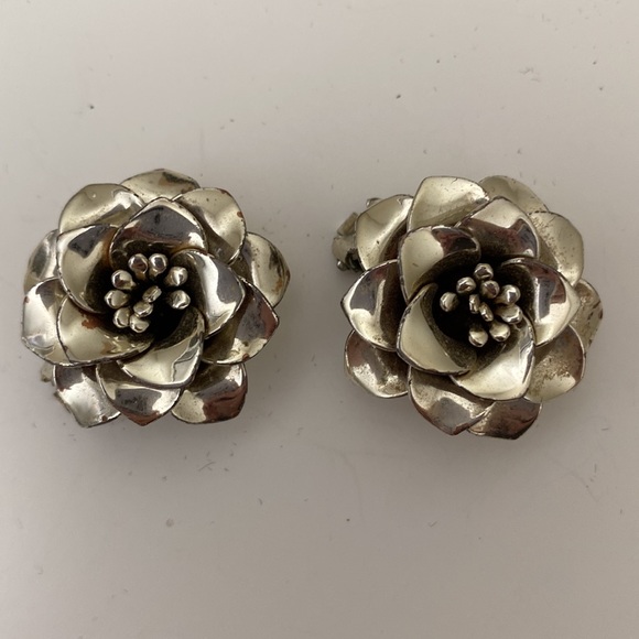 Vintage Floral Silver Tone Clip On Earrings Mid Century Modern Flower Button - Picture 8 of 9